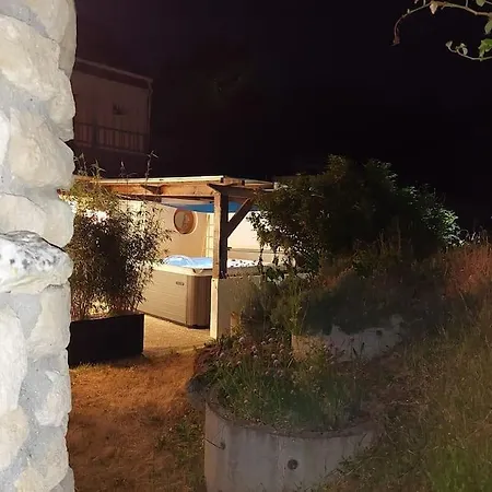 Holiday home «gite H2o Spa» A Precy-sur-oise. Precy-sur-Oise