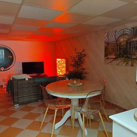 Holiday home «gite H2o Spa» A Precy-sur-oise. Precy-sur-Oise